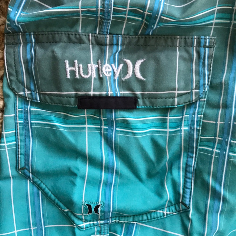 Men’s Hurley board shorts - Picture 3 of 5